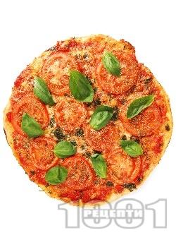 Вегетарианска пица Маргарита с домати, сирене моцарела и босилек - снимка на рецептата